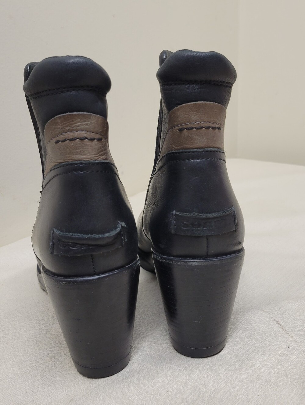 SOREL After Hours Chelsea Wedge Ankle Boots Black Leather Size 9 - Picture 5 of 11